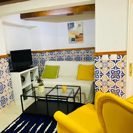 Alfama Charm - Authentic Experience Апартаменты *