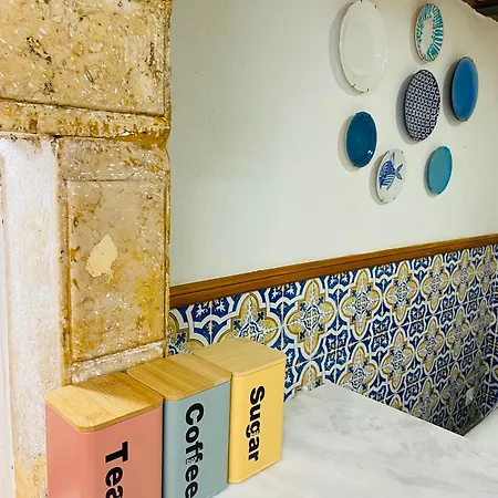 Alfama Charm - Authentic Experience Апартаменты *