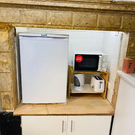 Alfama Charm - Authentic Experience * ליסבון